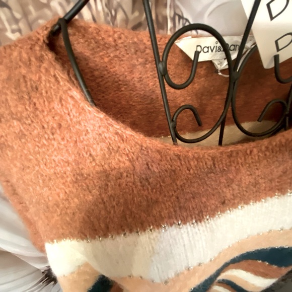 🆕 Davi & Dani Sweater - Picture 2 of 3